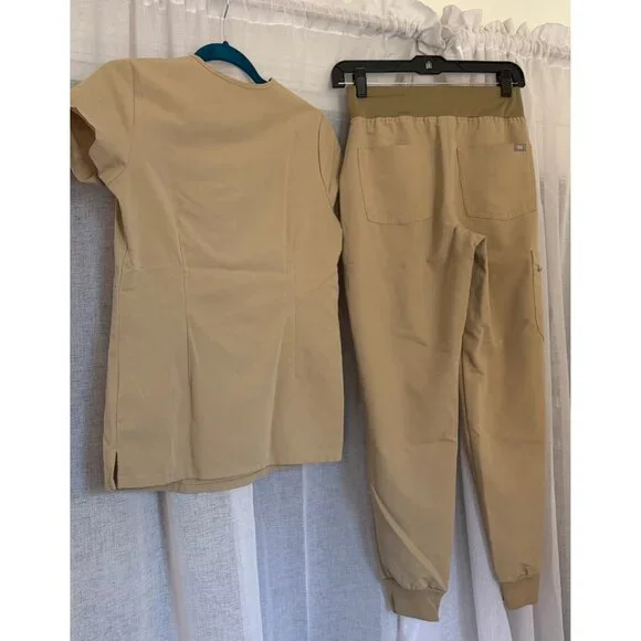 FIGS Women’s Medical Scrubs Khaki XXS & XS - Picture 3 of 9
